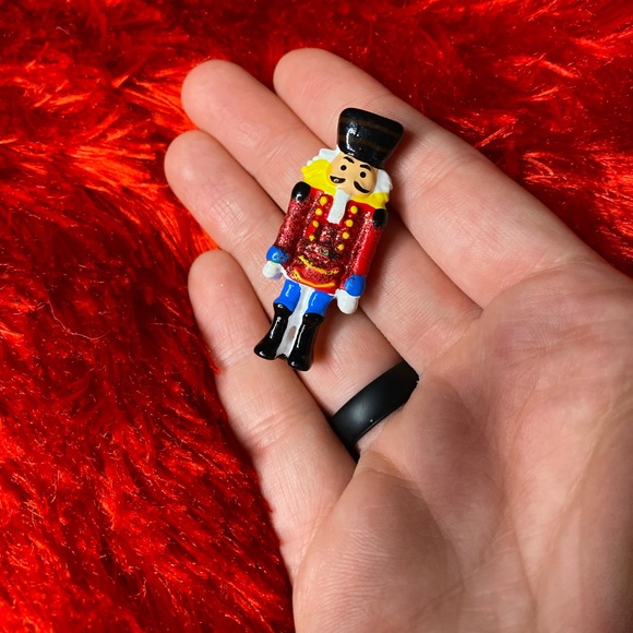 Christmas nutcracker pin - Picture 3 of 5